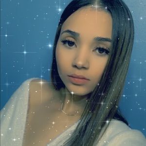 Meet your Posher, Akeema